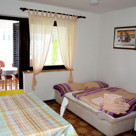 Cosy Studio With A Terrace And A Sea View Равни Экстерьер фото